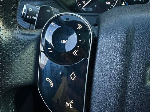 Used 2018 Land Rover Range Rover Velar S AWD/4WD image 27