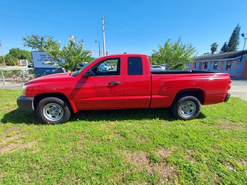 Used 2006 Dodge Dakota ST image 1