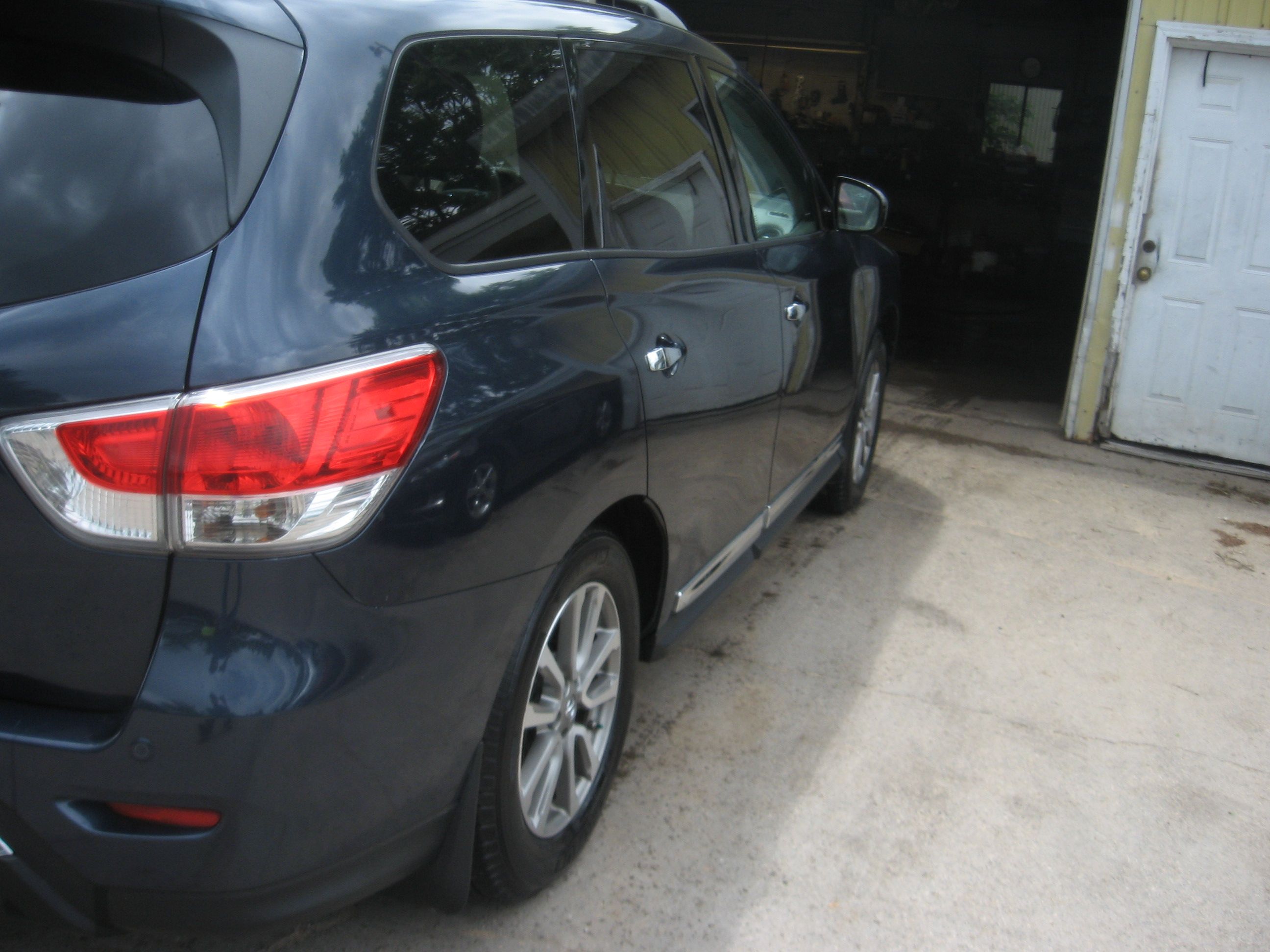 Used 2015 Nissan Pathfinder 4WD image 4
