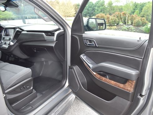 Used 2019 Chevrolet Tahoe 4WD image 21