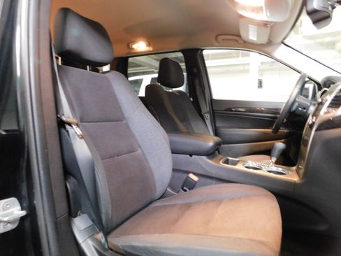 Used 2012 Jeep Grand Cherokee Laredo image 15