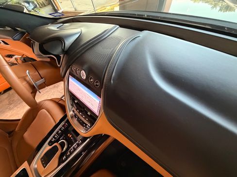Used 2021 Aston Martin DBX AWD/4WD image 47