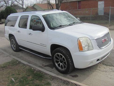 Used 2009 GMC Yukon XL Denali image 5