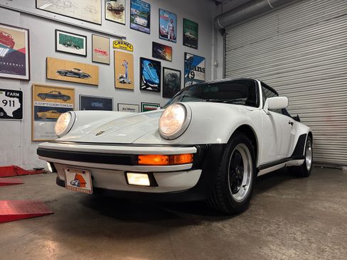 Used 1988 Porsche 911 Carrera image 11