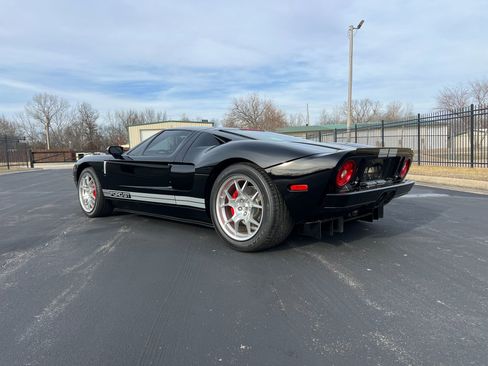 Used 2005 Ford GT image 4