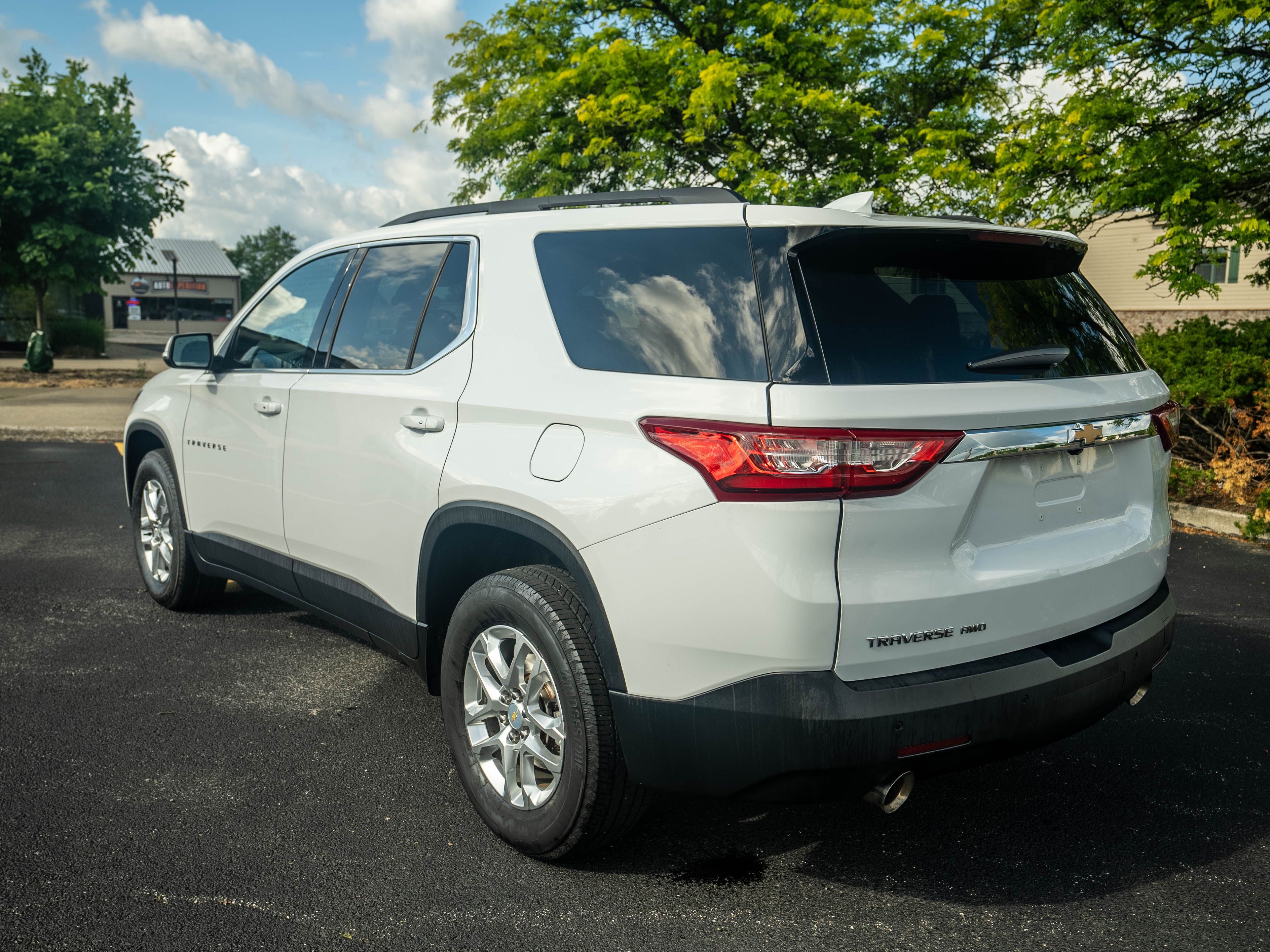 Used 2021 Chevrolet Traverse AWD LT image 6