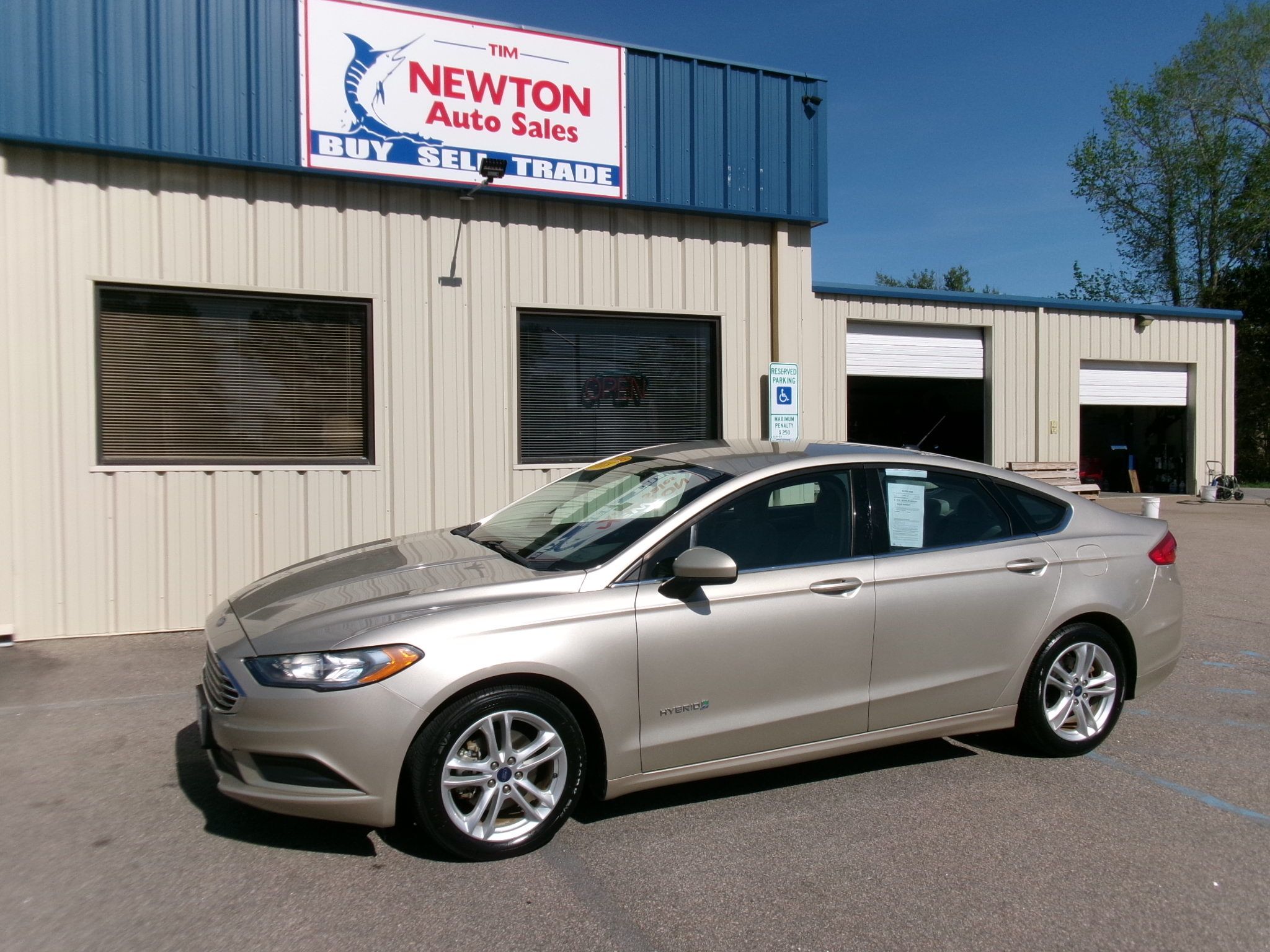 Used 2018 Ford Fusion S Hybrid FWD image 2