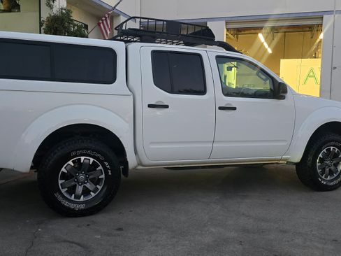 Used 2016 Nissan Frontier SV image 6