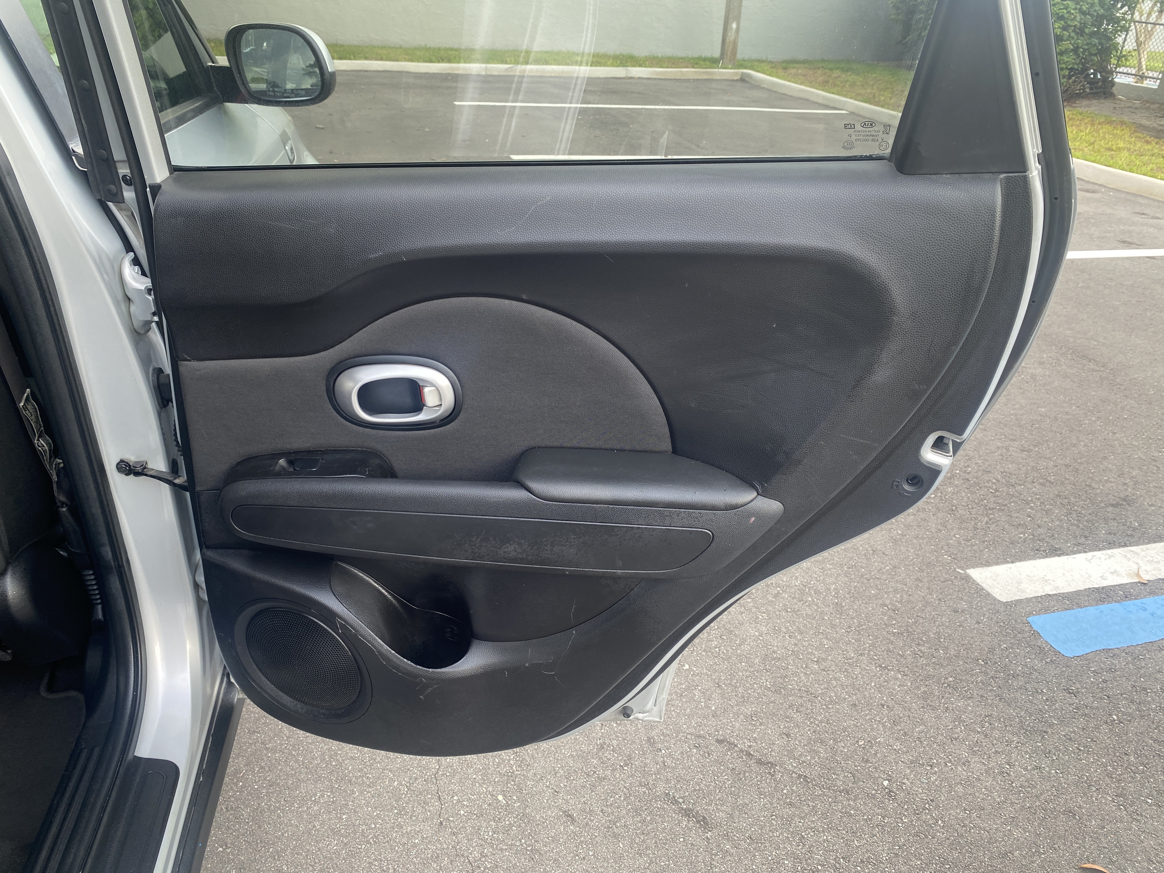 Used 2015 Kia Soul + FWD image 11