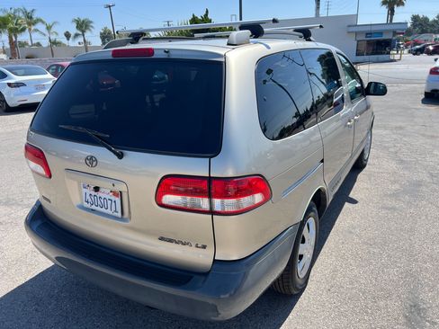 Used 2001 Toyota Sienna LE FWD image 8