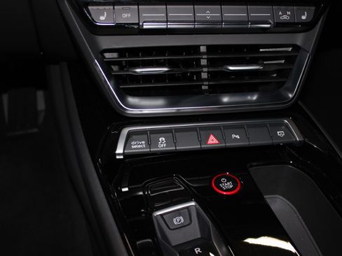 Used 2023 Audi e-tron GT Premium Plus image 24