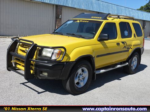 Used 2001 Nissan Xterra SE image 2