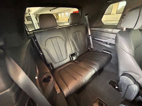 Used 2020 BMW X7 M50i image 21