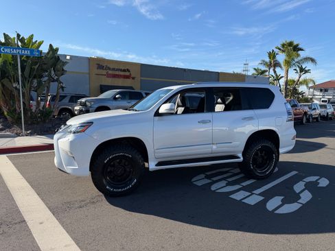 Used 2017 Lexus GX 460 Premium image 17