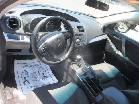 Used 2013 MAZDA MAZDA3 i Touring Hatchback FWD image 7