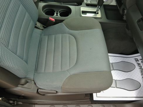 Used 2007 Nissan Frontier 4x4 Crew Cab NISMO image 37