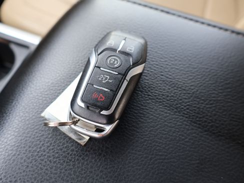 Used 2015 Ford F150 Lariat image 33