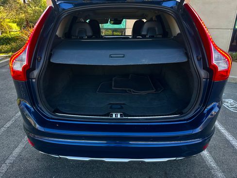 Used 2015 Volvo XC60 T5 Platinum image 11