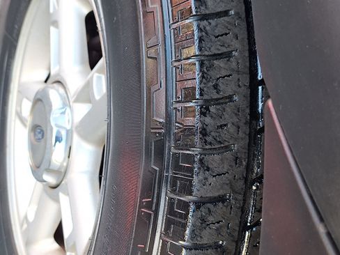 Used 2002 Ford Explorer XLT image 25