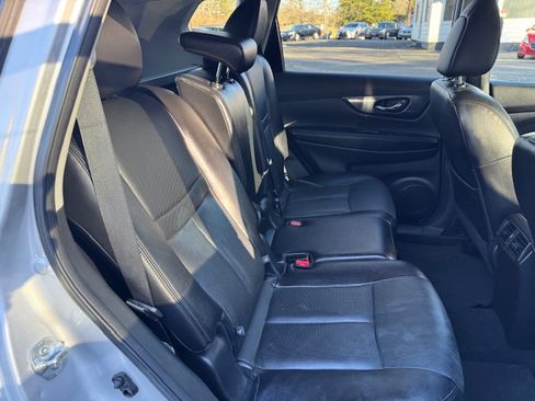 Used 2016 Nissan Rogue SL image 14