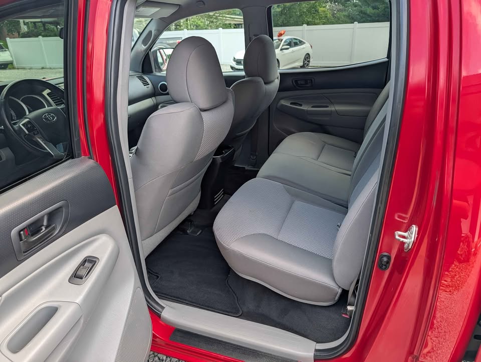 Used 2015 Toyota Tacoma 4x4 Double Cab image 10