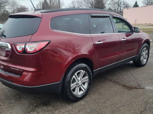 Used 2016 Chevrolet Traverse LT image 3