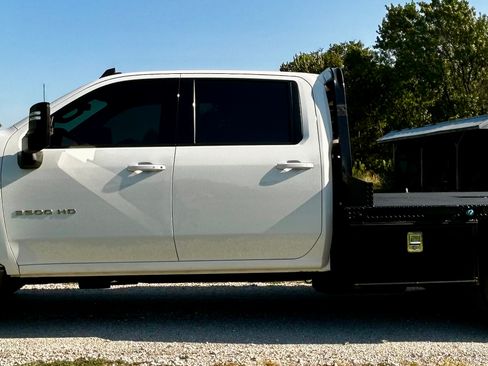 Used 2022 Chevrolet Silverado 3500 4x4 Crew Cab LT image 7