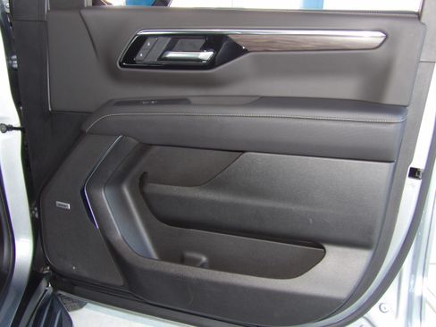 Used 2025 Chevrolet Tahoe 2WD Premier image 24