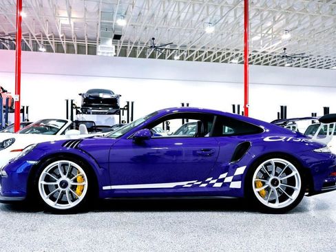 Used 2016 Porsche 911 GT3 RS image 2