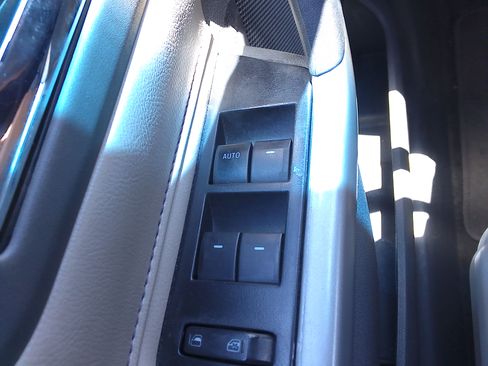 Used 2012 Ford Edge Limited FWD image 23