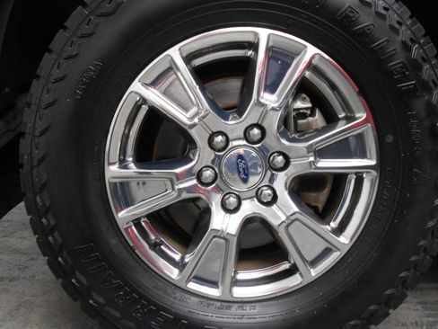 Used 2017 Ford F150 XLT Pickup 4D 5 1/2 ft AWD/4WD image 7