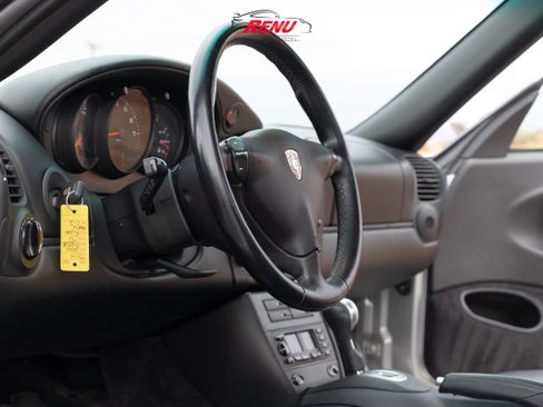 Used 2001 Porsche 911 Carrera image 17