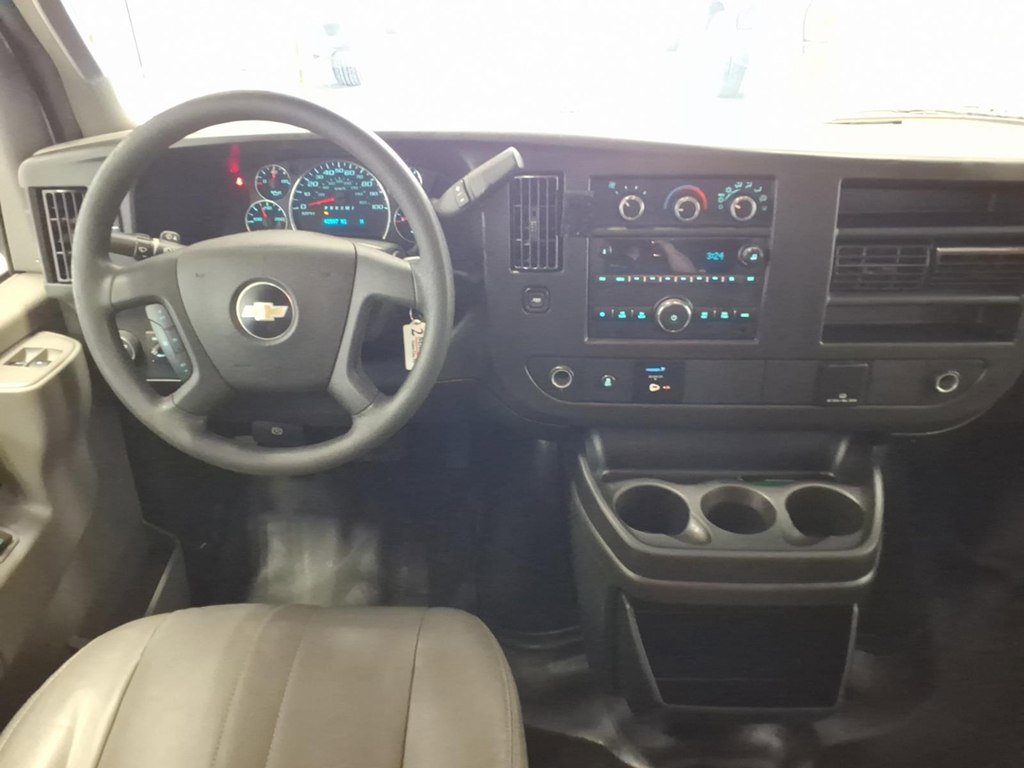 Used 2017 Chevrolet Express 3500 LS RWD image 9