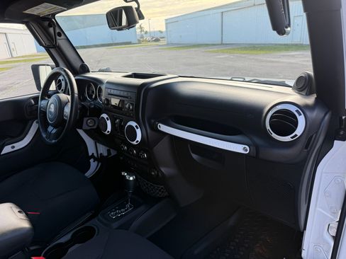 Used 2013 Jeep Wrangler Unlimited Sport image 61