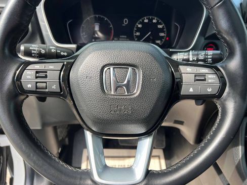 Used 2025 Honda Pilot Touring image 18