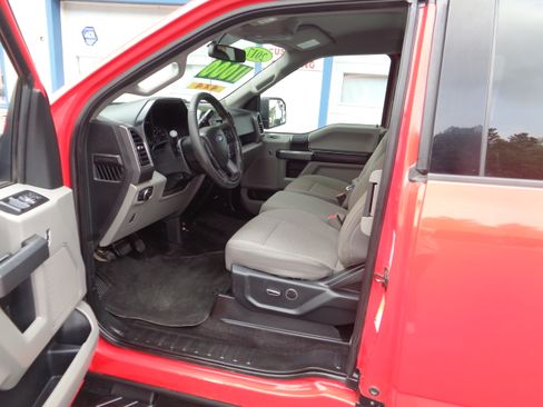 Used 2017 Ford F150 4x4 SuperCab image 4