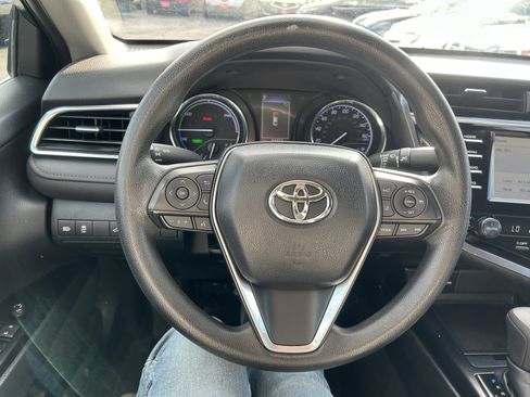 Used 2018 Toyota Camry LE image 13