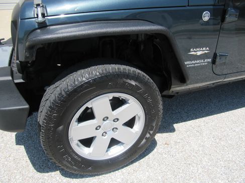 Used 2008 Jeep Wrangler 4WD Unlimited Sahara image 5