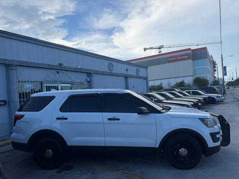 Used 2017 Ford Explorer 4WD Police Interceptor image 9