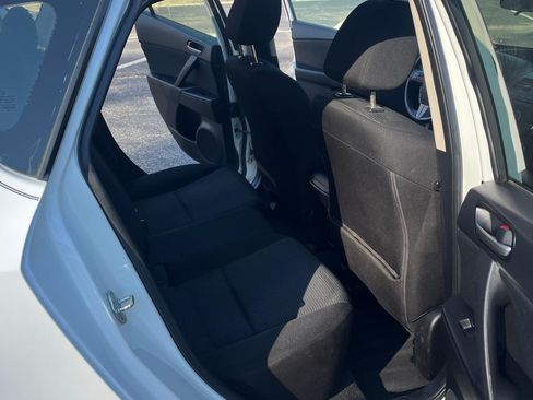 Used 2013 MAZDA MAZDA3 i Touring image 9