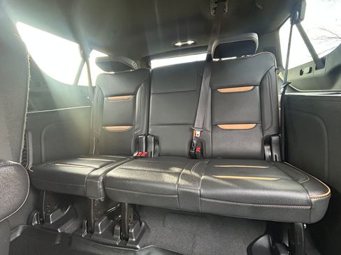 Used 2022 GMC Yukon XL AT4 image 14