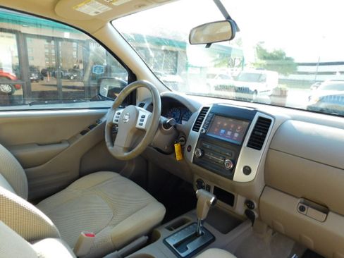 Used 2019 Nissan Frontier SV image 20