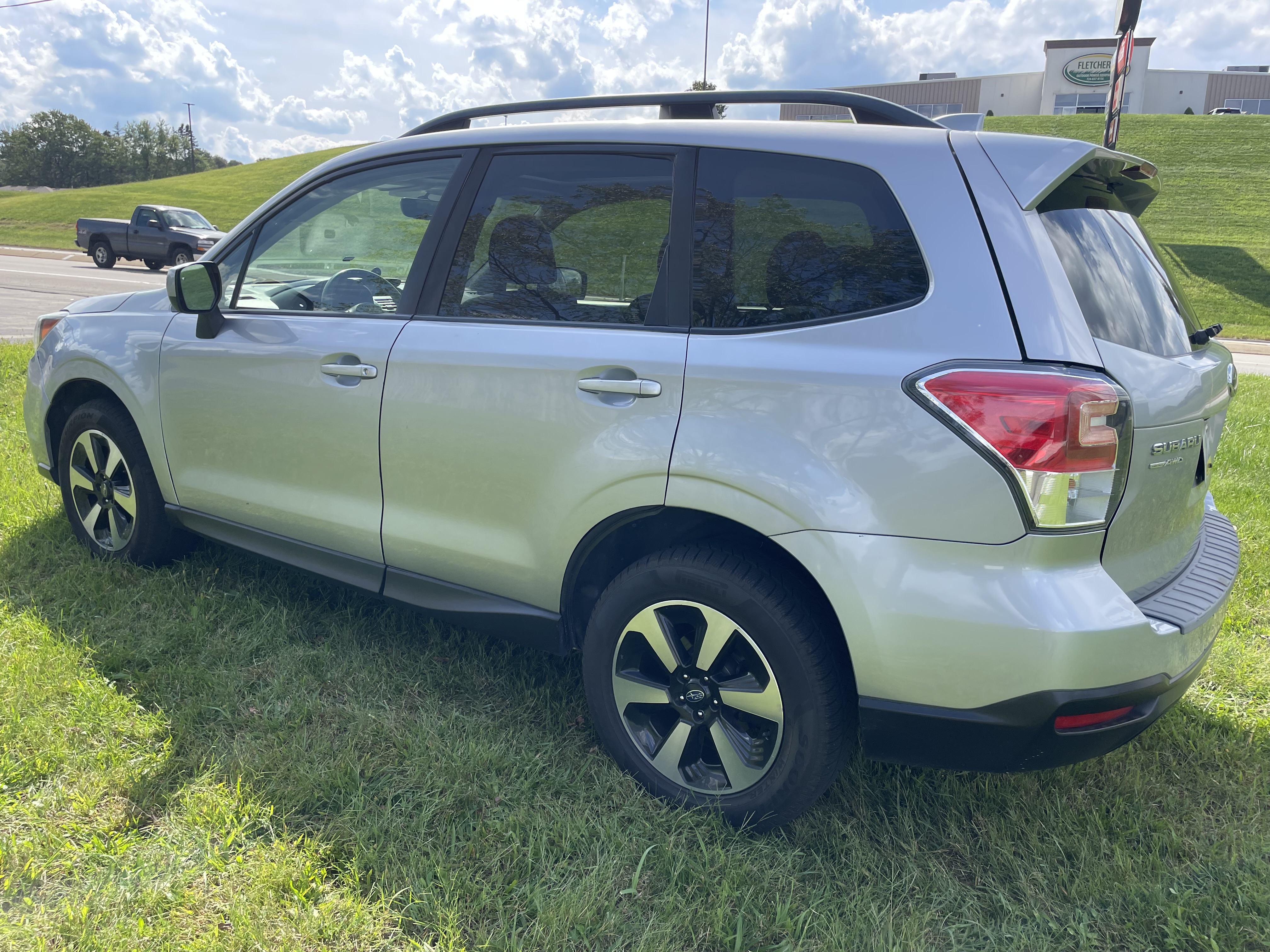 Used 2017 Subaru Forester 2.5i Premium AWD/4WD image 6