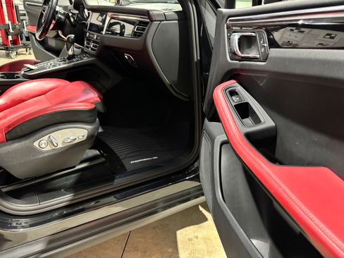 Used 2020 Porsche Macan image 20