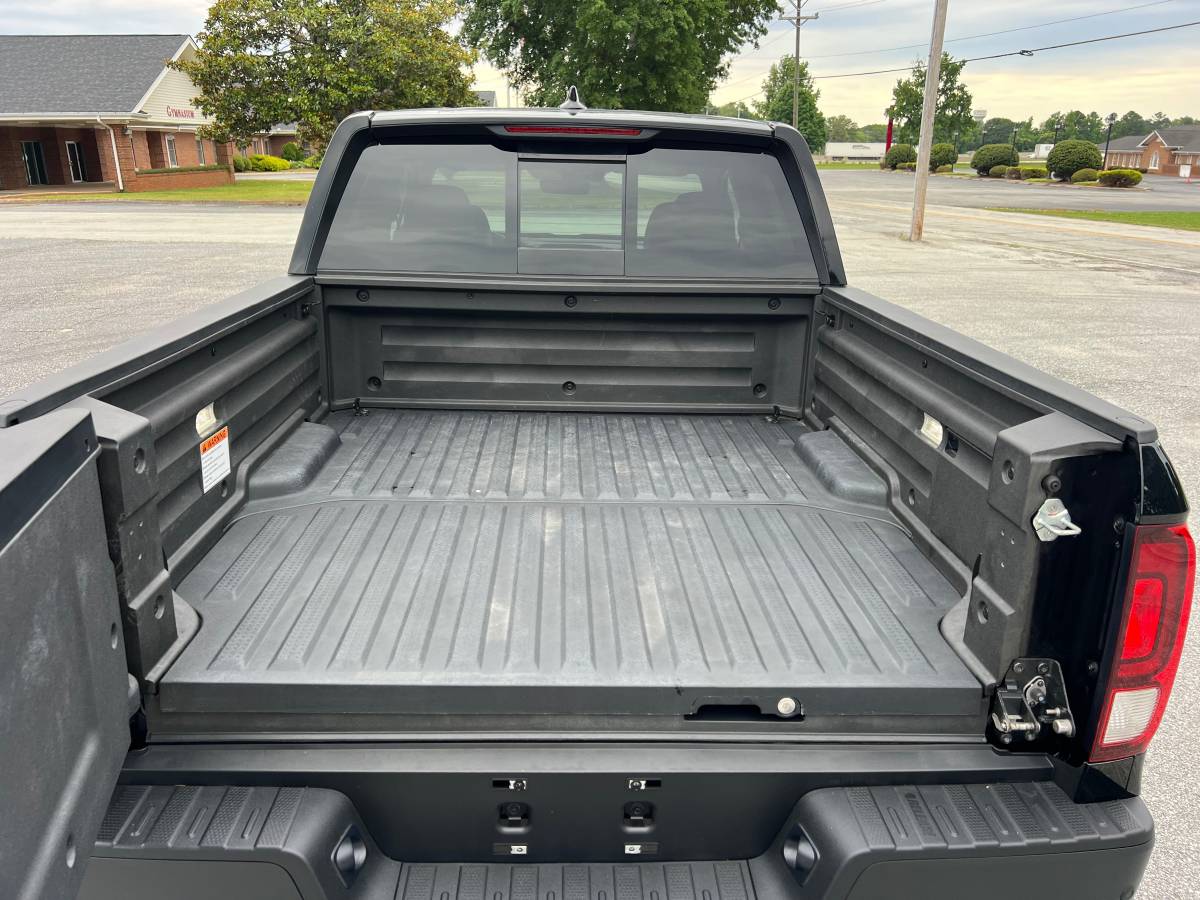 Used 2023 Honda Ridgeline AWD RTL-E image 11