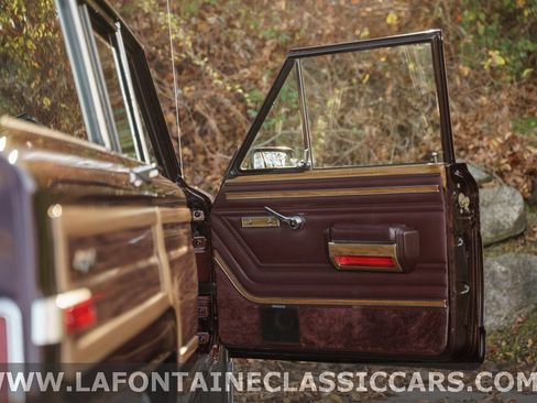 Used 1991 Jeep Grand Wagoneer image 96