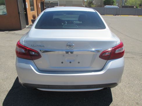 Used 2018 Nissan Altima 2.5 S Sedan FWD image 11