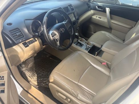 Used 2013 Toyota Highlander SE image 8