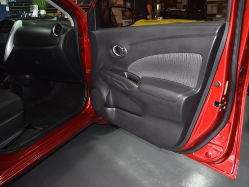 Used 2019 Nissan Versa SV FWD image 28
