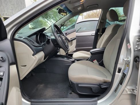 Used 2011 Kia Forte EX image 10
